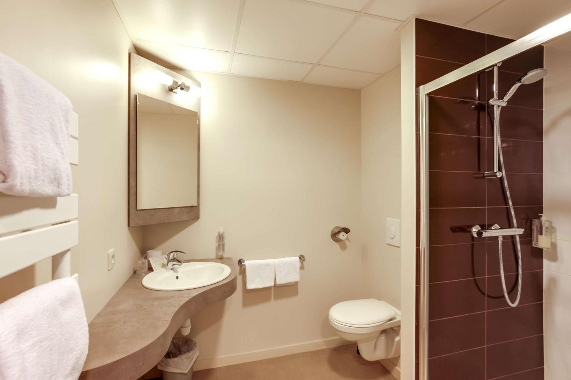 Brit Hotel Le Galion & Spa บินิค ภายนอก รูปภาพ