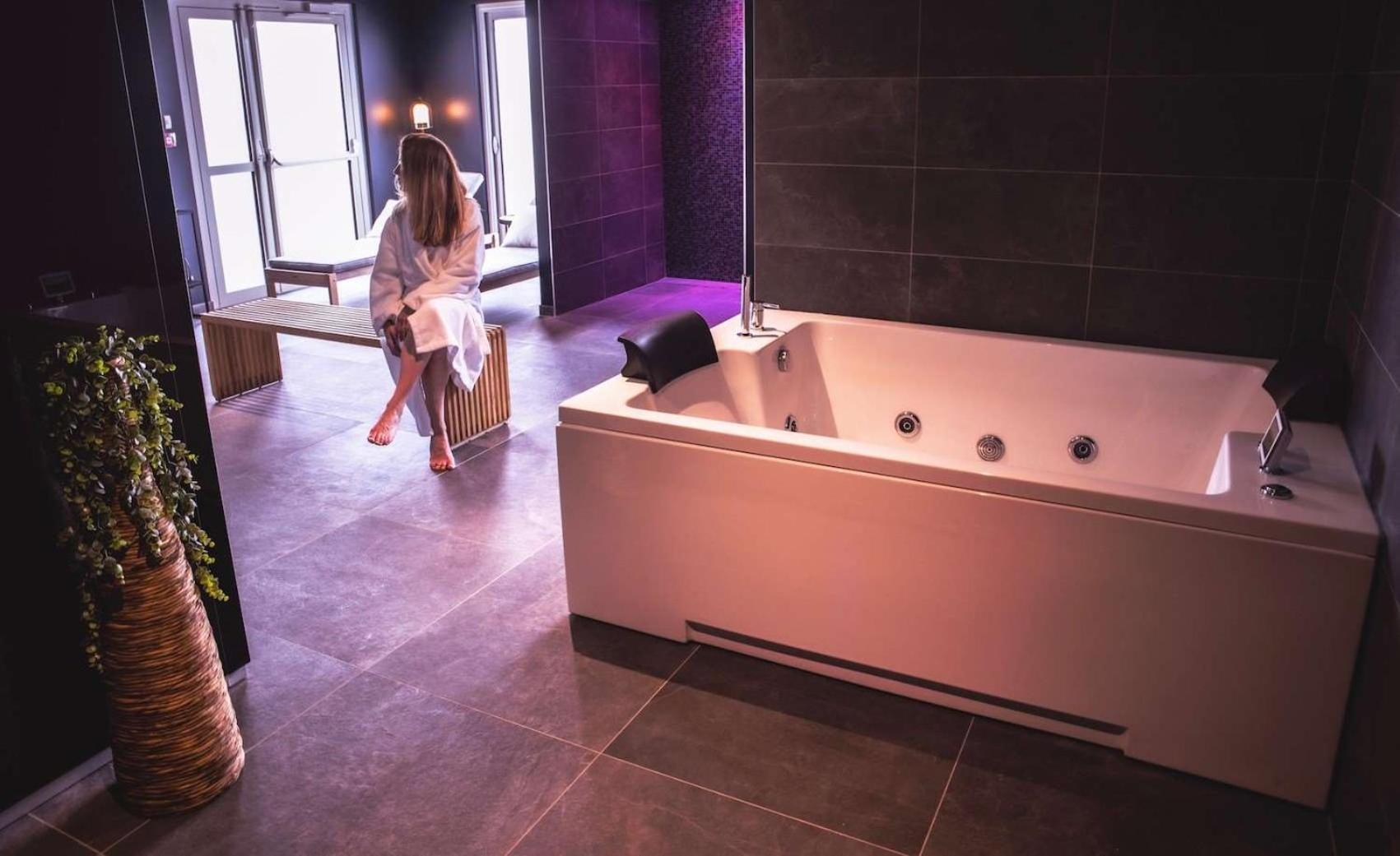 Brit Hotel Le Galion & Spa บินิค ภายนอก รูปภาพ
